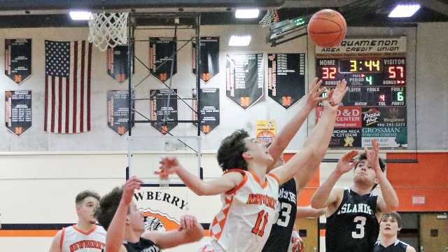 Boys basketball seasons end in districts