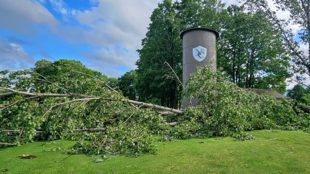 Newberry Country Club badly damaged by wind
